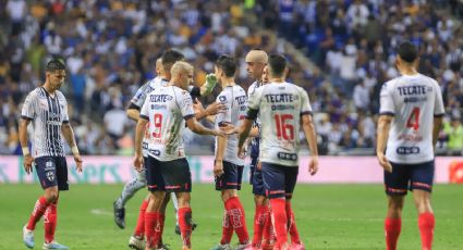 Rayados: A un mes de la eliminación y sin refuerzos