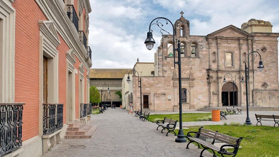 Plaza principal de Linares