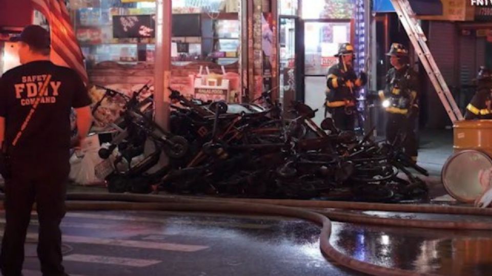 Local de bicicletas que fue consumido por el fuego.