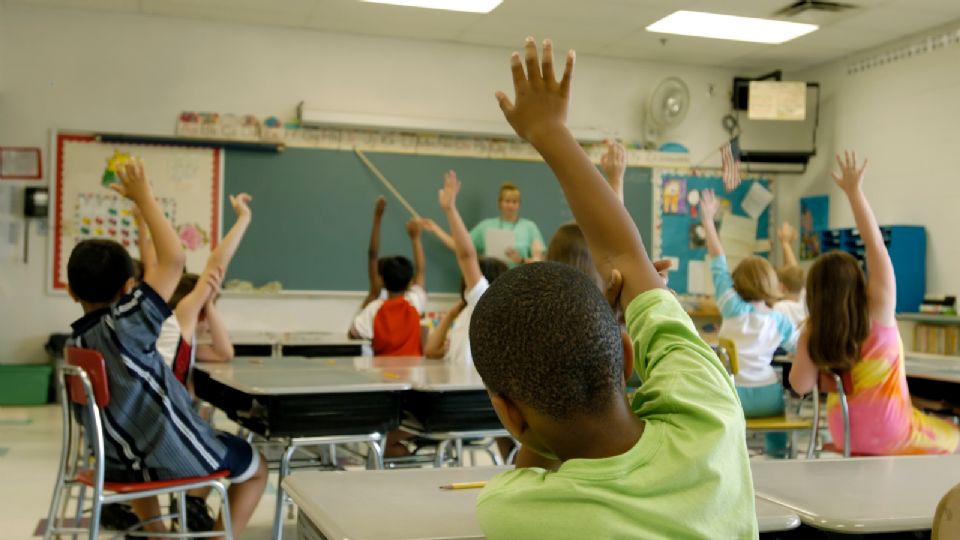 Los diputados de Nuevo León llamaron a las autoridades educativas a terminar el actual ciclo escolar a finales de junio.