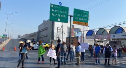 Familias vuelven a bloquear Garza Sada por cortes de luz