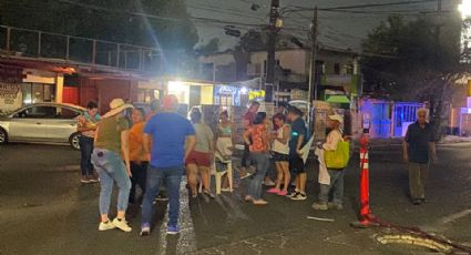 Vecinos bloquean avenida Chapultepec por falta de luz