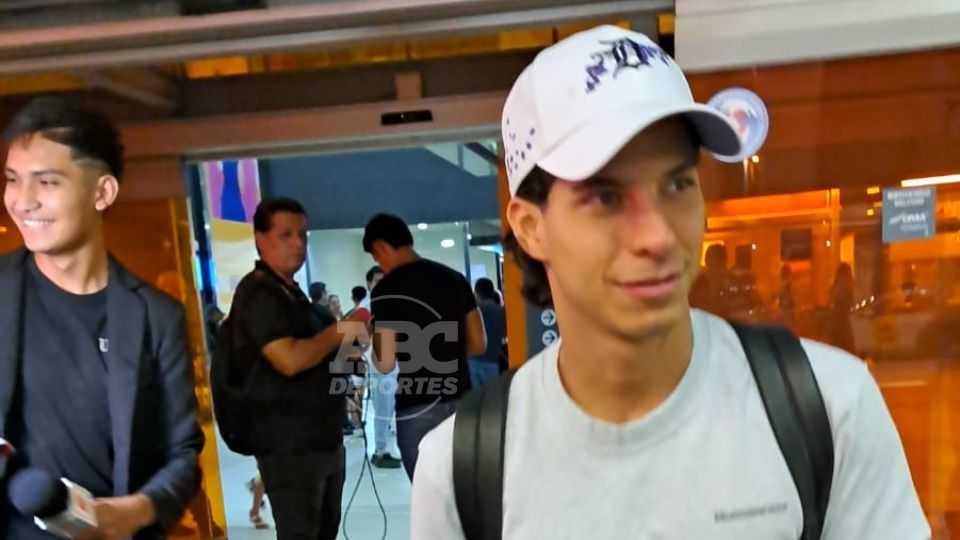 El mexicano Diego Lainez regresó a Monterrey tras unas breves vacaciones después de su corta estancia con la Selección Mexicana