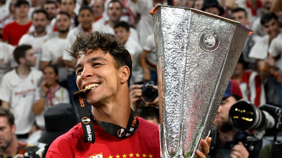 Óliver Torres, jugador español, ganó hace unas semanas el campeonato de la Europa League con el Sevilla.