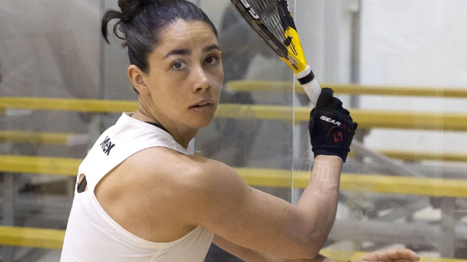 Monserrat Mejía, primera de la clasificación mundial del ráquetbol, no mostró tregua a su rival, la cubana Kylie Larduet de 14 años,