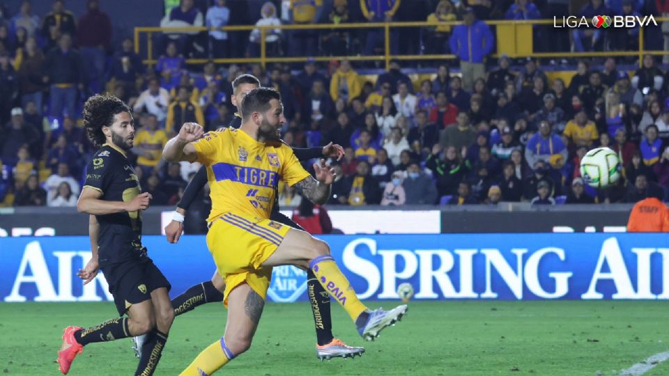 Por séptima ocasión desde su llegada a Tigres, el francés recibe un Balón de Oro, ahora en la terna de Mejor Gol, gracias a su anotación ante Pumas en la fecha 6 del Clausura 2023