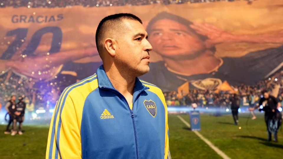 Juan Román Riquelme regresó a las canchas y en la Bombonera, tuvo su partido de despedida en donde se enfrentó a personalidades como Lionel Messi, Lionel Scaloni, Leandro Paredes, Ángel Di María, Juan Pablo Sorín, entre otros.