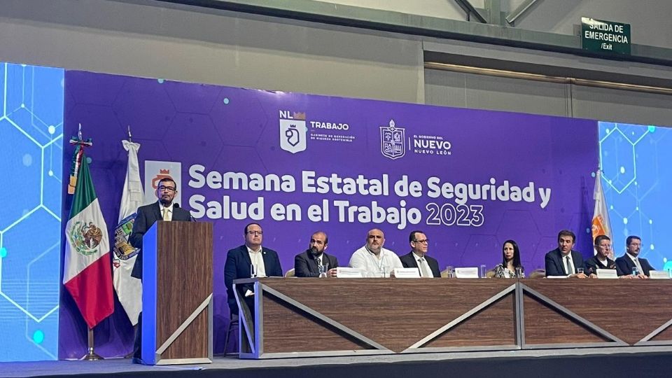 La Secretaría del Trabajo estatal y federal participan en el evento.