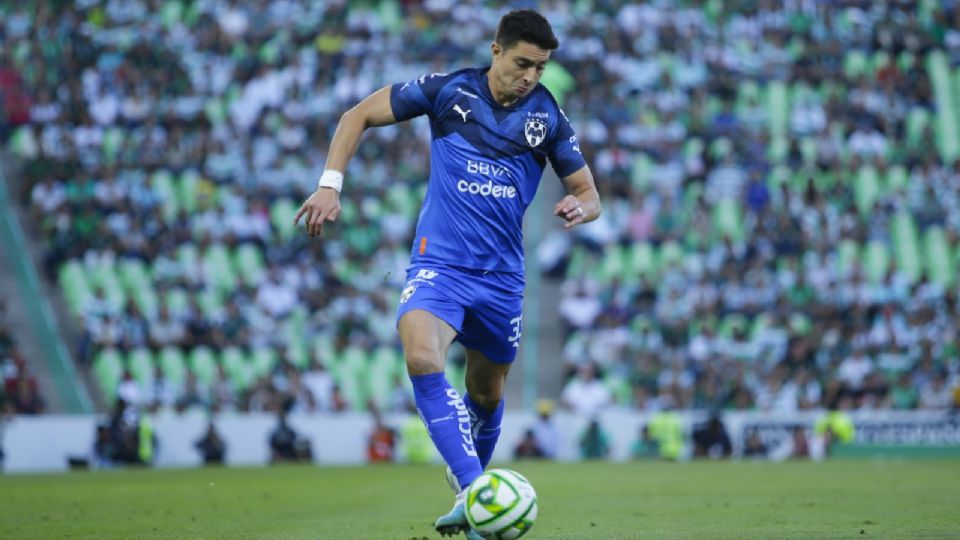 El futbolista de Rayados, Stefan Medina, espera el debut en liga para plasmar en la cancha la idea del entrenador Fernando Ortiz