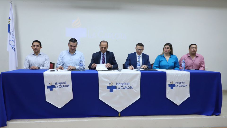 Firma de convenio con el Hospital La Carlota.