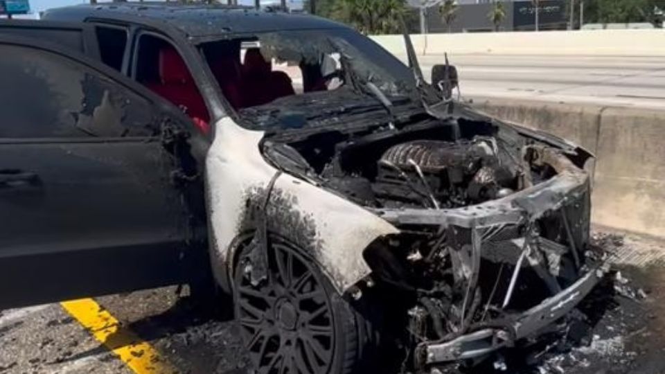 Camioneta de Leonard Fournette después del incendio.