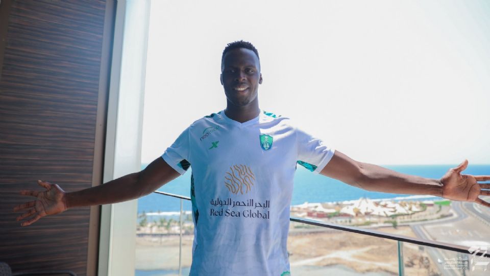 Édouard Mendy se une a la constelación de jugadores que dejan el futbol europeo para firmar con un club de Arabia Saudita en este mercado de traspasos