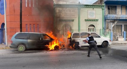 Se incendian 2 autos en Monterrey; investigan si es intencional