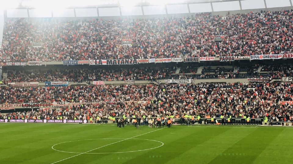 Una persona perdió la vida en el Estadio Monumental en Argentina durante partido de River Plate.