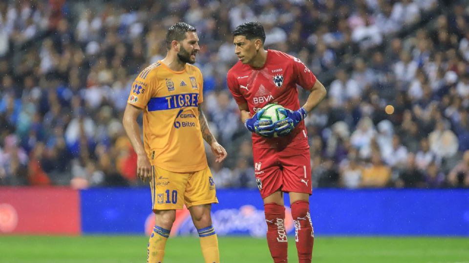 André-pierre Gignac y Esteban Andrada se hacen de palabras en un Clásico Regio (Rayados vs Tigres) en el Estadio BBVA