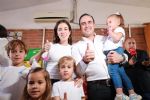 Manolo Jiménez, candidato a gobernador de Coahuila, emite su voto en casillas