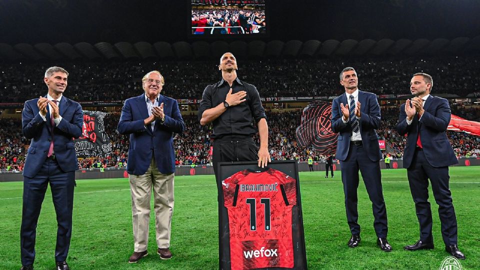 El delantero sueco reveló que se retira del futbol, durante la despedida del Milan en su estadio