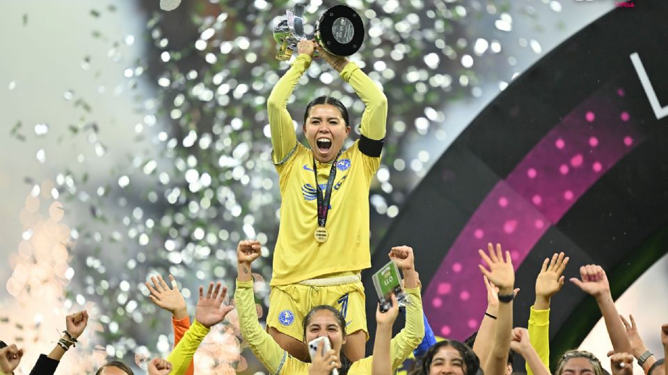 Kiana Palacios levanta el título que acredita al América como el campeón del Clausura 2023