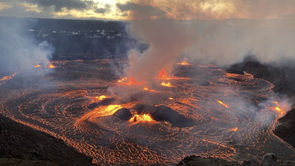 Volcán Kilauea en erupción | Twitter / @USGSVolcanoes