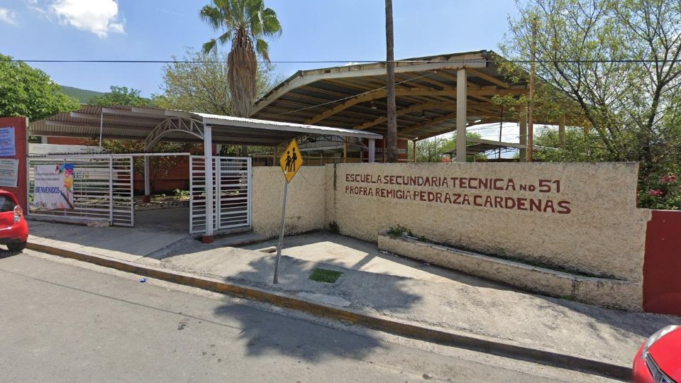 Escuela Secundaria Técnica 51 en Monterrey | Google Street View