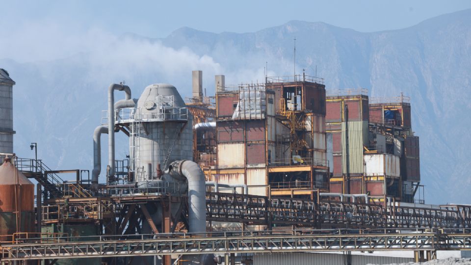 Emisiones contaminantes de Industrias Álcali.