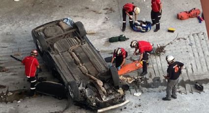 Automovilista cae en arroyo El Obispo, en San Pedro