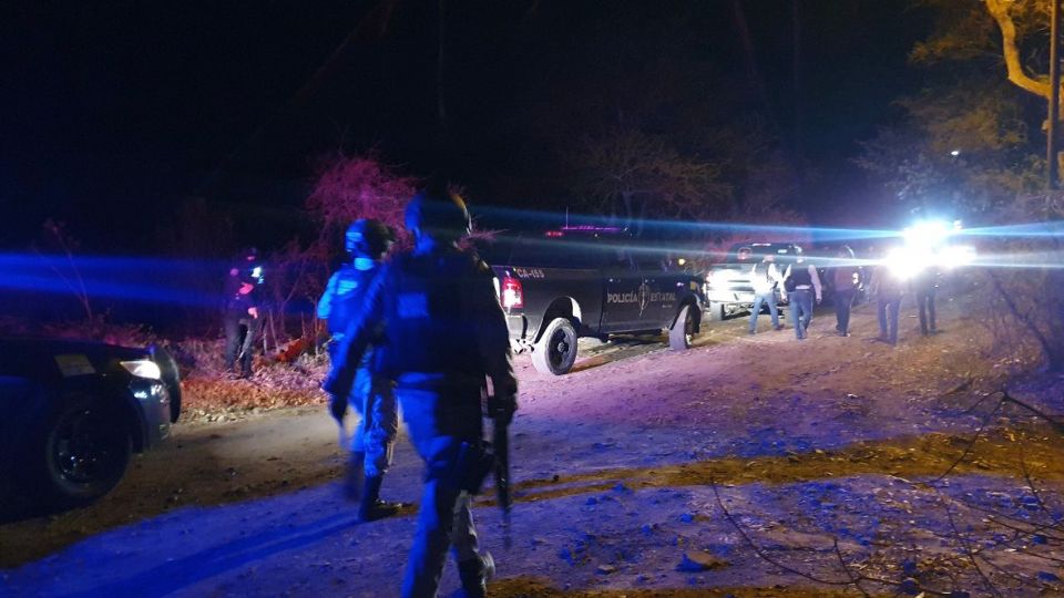 Autoridades tras la explosión en Tlajomulco de Zúñiga.