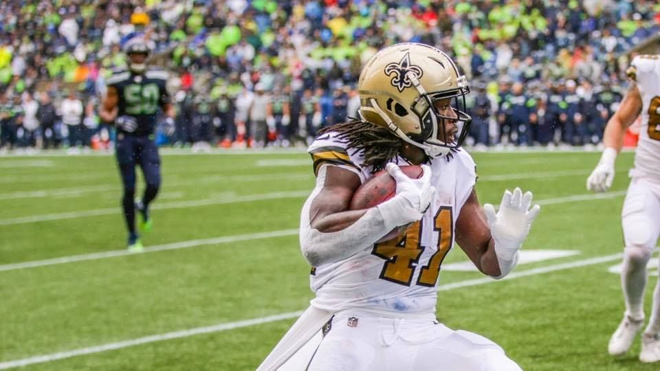 El jugador de NFL, Alvin Kamara, llegó a un acuerdo con el hombre al que golpeó, para evitar un juicio y una demanda por 10 millones de dólares