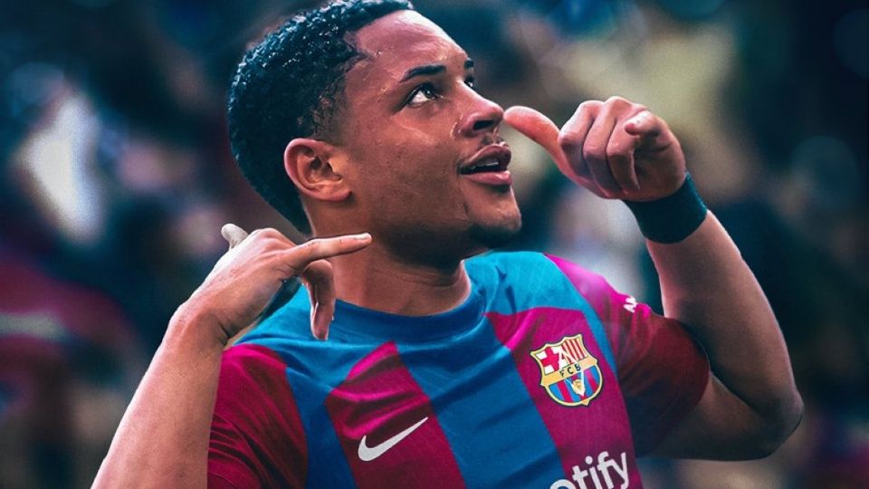 Barcelona anunció el fichaje de Vitor Roque, delantero brasileño de 18 años de edad que se incorporará la siguiente temporada