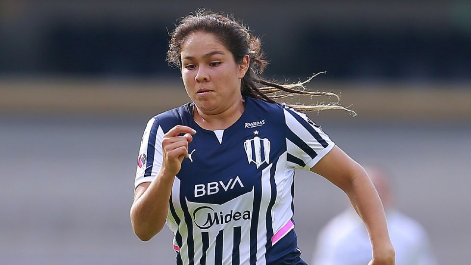 La futbolista de Rayadas, Valeria Valdez, descartó que los títulos de Tigres agreguen presión a Rayadas