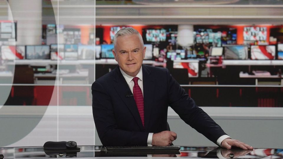 Huw Edwards, periodista acusado de pagar por fotos de menores | Twitter / @thehuwedwards