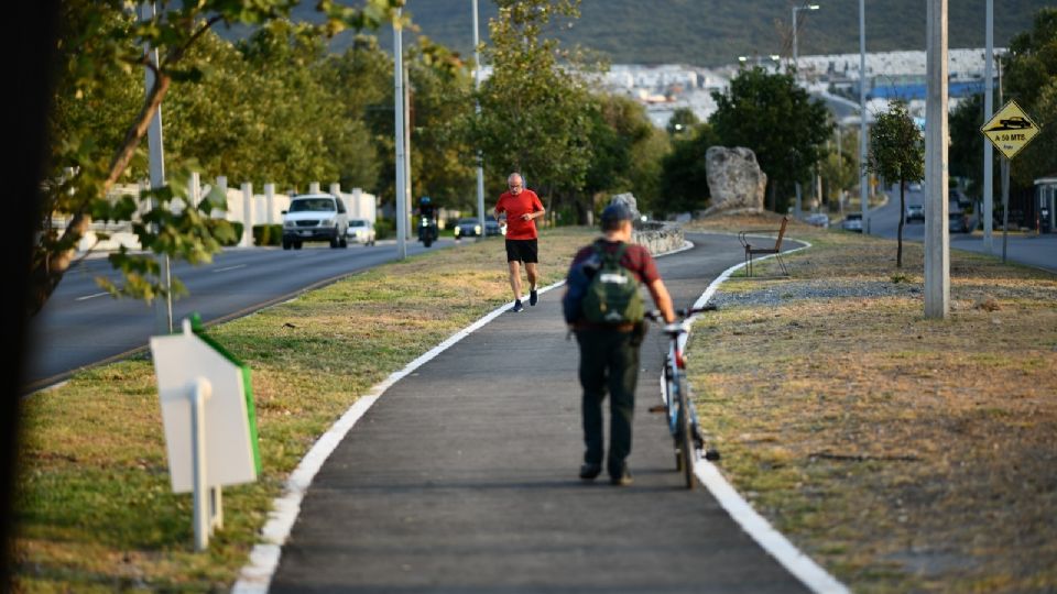 Parque lineal de avenida Puerta de Hierro ya fue rehabilitado