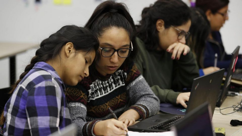 Estudiantes de ingeniería mexicanas | EFE / Paolo Aguilar