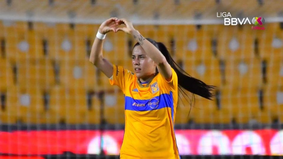 Jacqueline Ovalle celebró su segundo centenar de partidos con Tigres Femenil con una anotación frente a Puebla en el inicio del Apertura 2023 la cual la coloca como la segunda goleadora histórica del equipo.