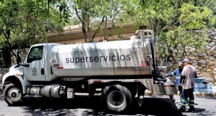 Municipios reactivan ayuda con pipas de agua por escasez en colonias de NL