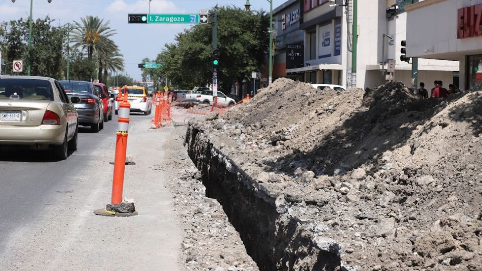 Obras sobre avenida Madero en Monterrey