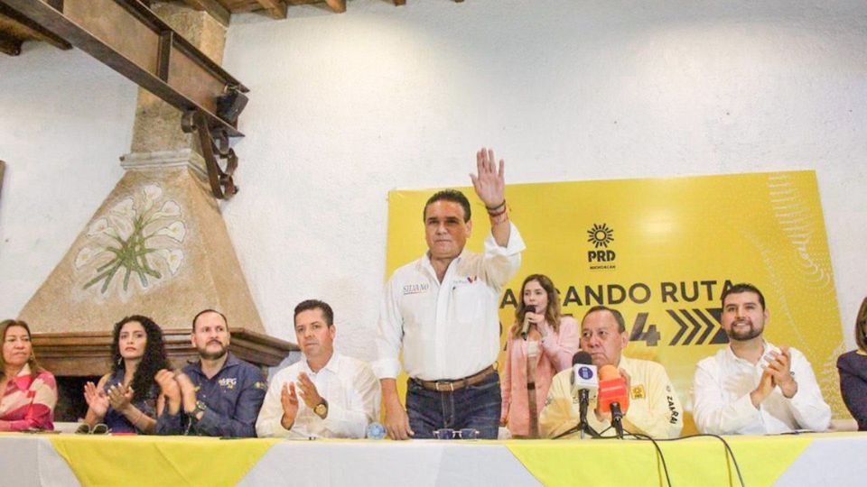 Silvano Aureoles Conejo, aspirante del Frente Amplio por México a la candidatura presidencial.