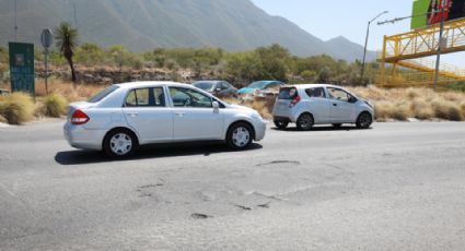 Conductores piden reparación de baches en Paseo de los Leones