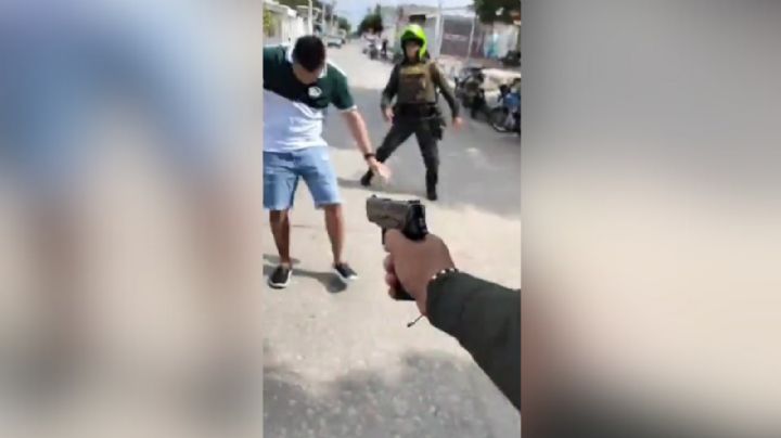 Hombre intenta agredir a policía con piedras y le disparan