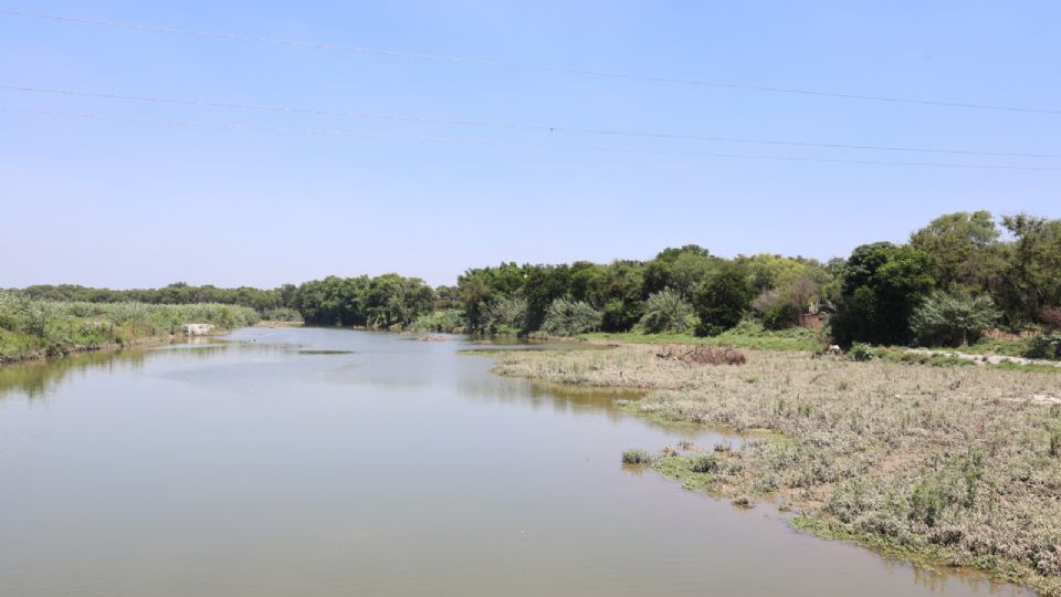 El río San Juan, que alimenta la presa El Cuchillo, estaría en riesgo por la contaminación de Pemex, aseguran especialistas