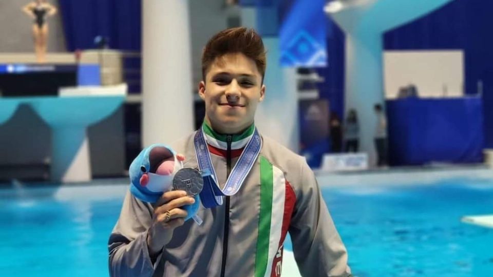 El regio Osmar Olvera ganó una medalla de plata y consiguió una plaza olímpica para México con su participación en el Mundial de Natación en Fukuoka