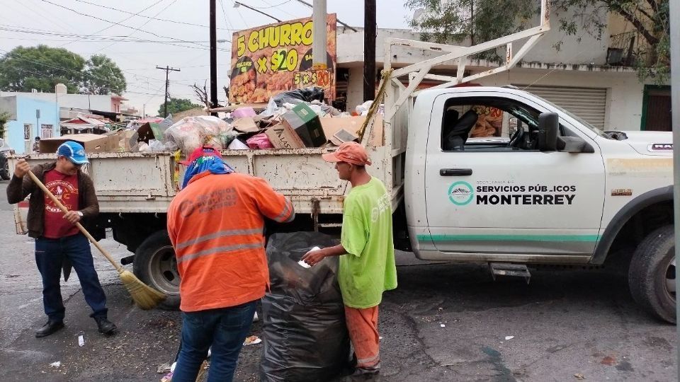 Recolección de basura en la Basílica de Guadalupe.
