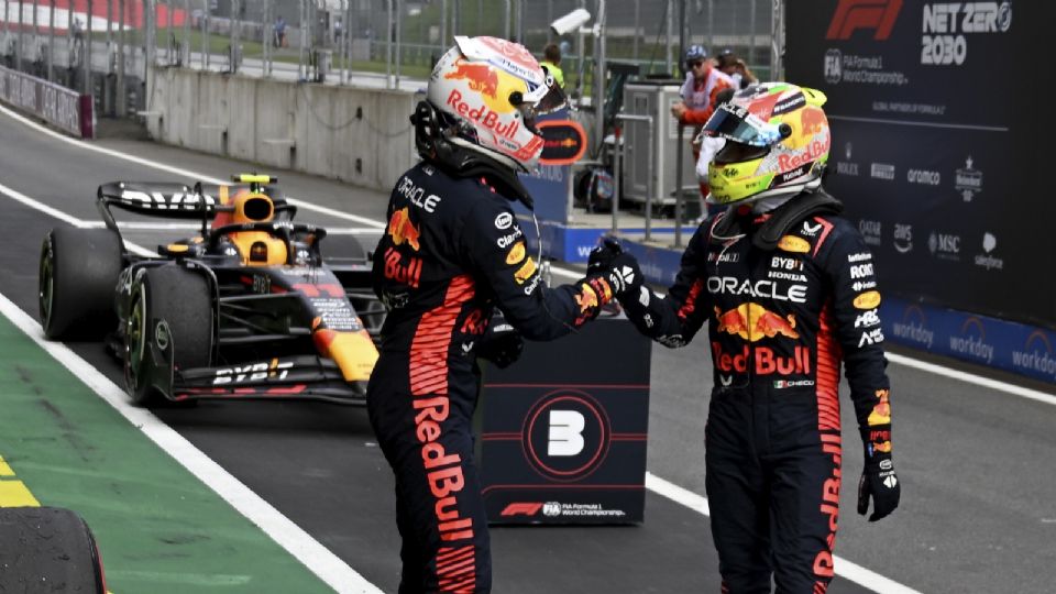 A pesar de las sanciones de la FIA, Max Verstappen se mantiene como ganador del Gran Premio de Austria y Sergio Pérez se queda con el tercer lugar.