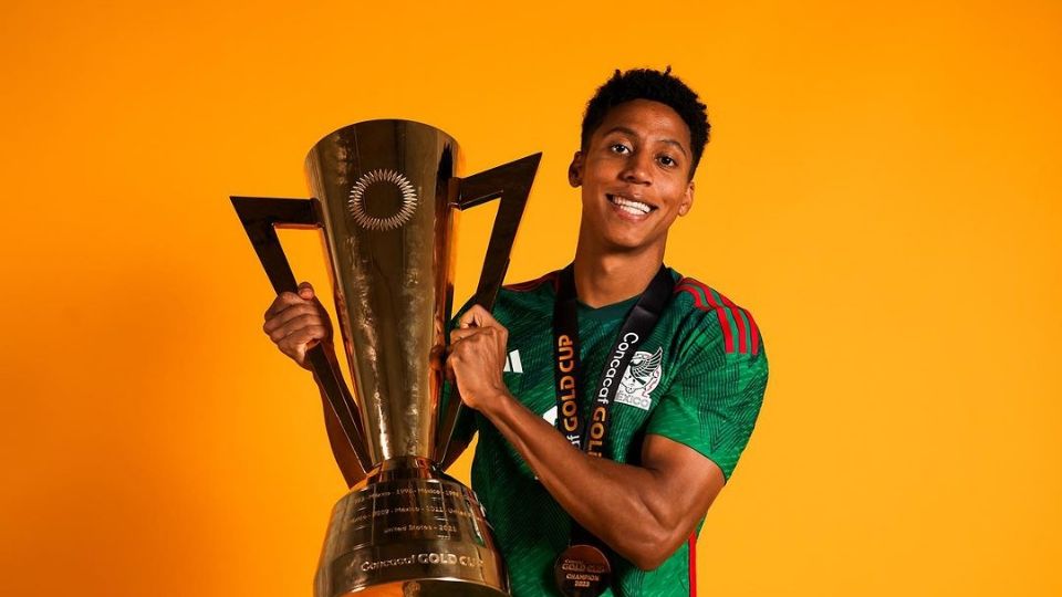 Ozziel Herrera feu campeón con México en la pasada Copa Oro