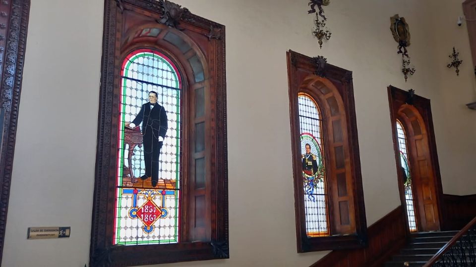 Nuevos vitrales en el Palacio de Gobierno