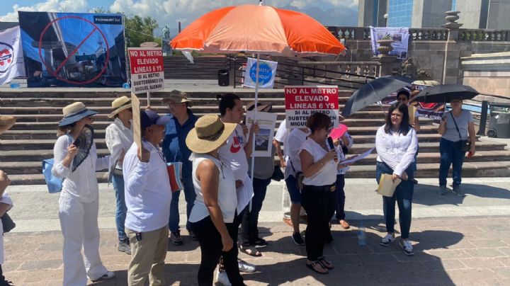 Vecinos de la zona sur de Monterrey protestan en contra de la Línea 5 y 6 del Metro