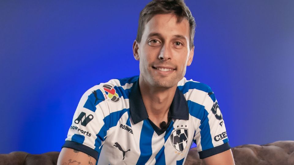 El español Sergio Canales ya posó con el jersey de Rayados y en una entrevista en el club habló de sus objetivos en el futbol mexicano