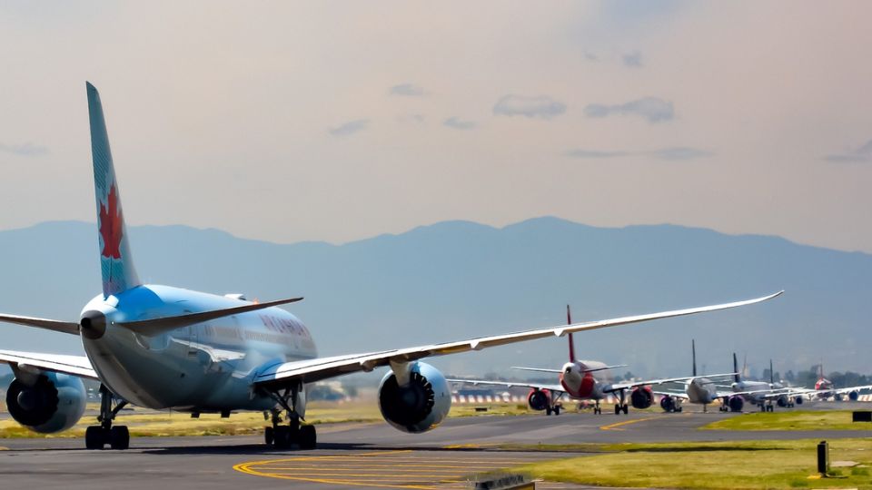 Aviones en el Aeropuerto Internacional de la Ciudad de México | Facebook / Aeropuerto Internacional Benito Juárez Ciudad de México - AICM