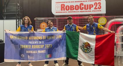 Rector de UANL recibe a estudiantes participantes en el Robocup 2023