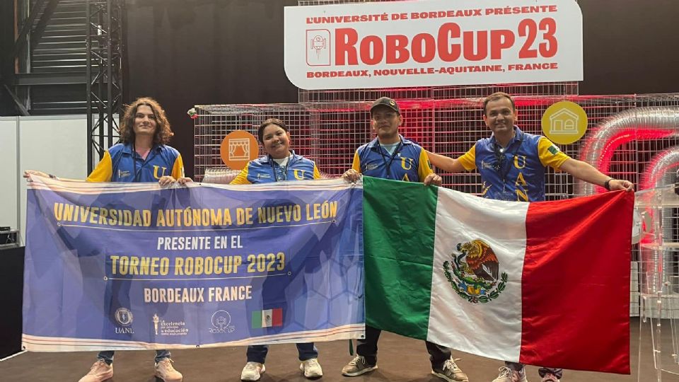 Estudiantes de la UANL que representaron a México en el Robocup 2023 | Facebook / FCFM UANL (OFICIAL)